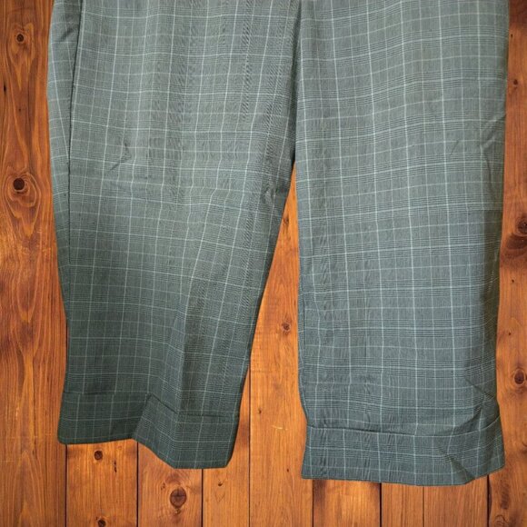 DOCKERS COLLECTION WOMEN'S SIZE 4 IDEAL FIT PLAID CUFFED CAPRI PANTS - Picture 3 of 4